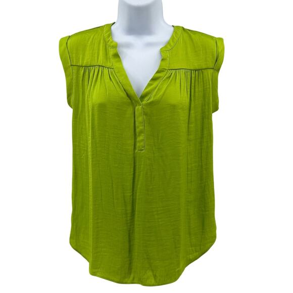 Maison d'Amélie Blouse Womens XS Lime Green Ruffle V Neck Sleeveless Lightweight - Picture 1 of 7